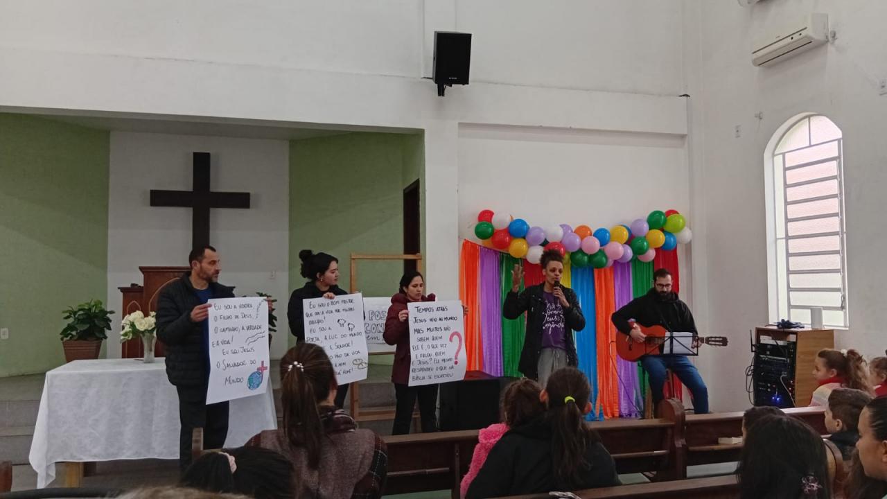 Plantando a Fé no Coração das Crianças