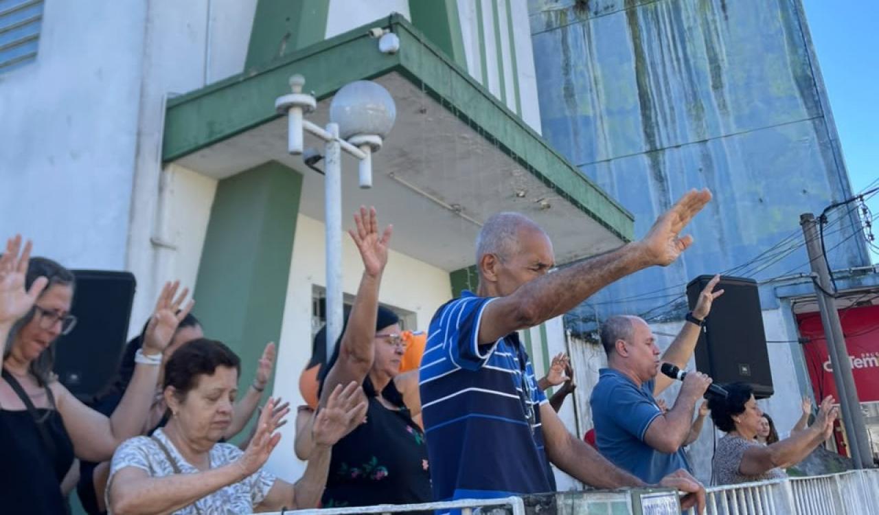 UPH Monte Horebe realiza evangelismo em Duque de Caxias